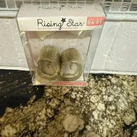 NEW! Girl Rising Star Shoes & Headwrap Set, Gold, 0-6m - Picture 2 of 9